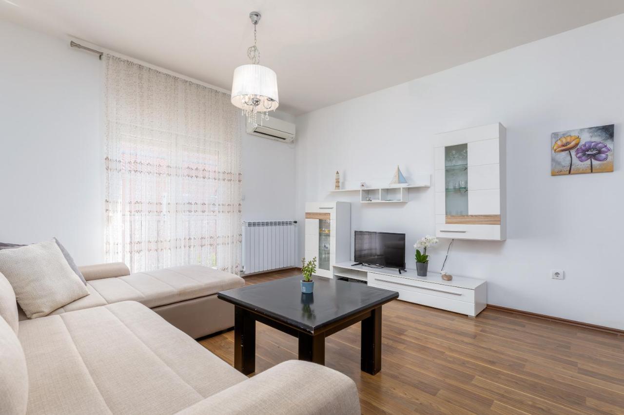 Apartman Vera Pula Exterior photo
