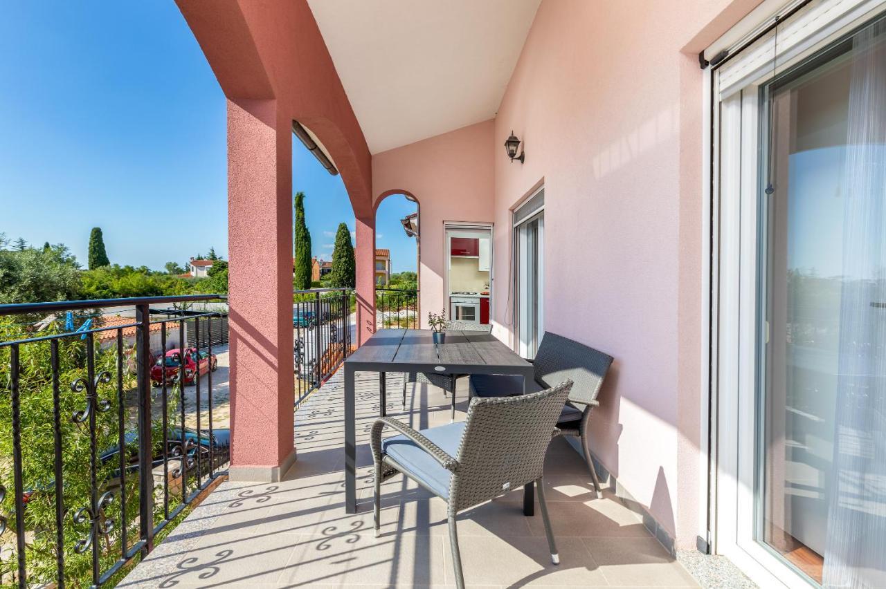 Apartman Vera Pula Exterior photo